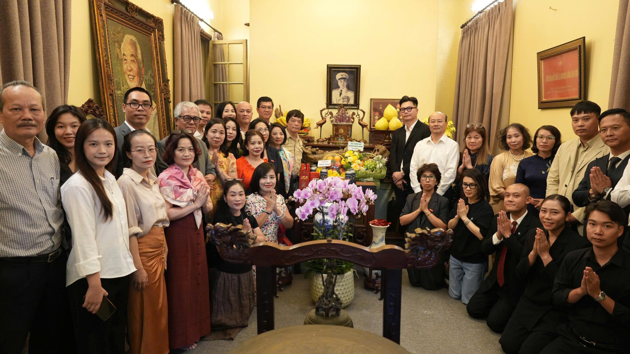 dâng hương tưởng nhớ Đại tướng Võ Nguyên Giáp